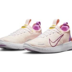 Nike Free RN NN Women's Running Shoes
Guava Ice/Vivid Sulfur/White/Earth Size 7
